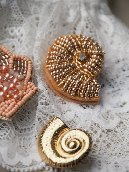 Broche Golden Shell