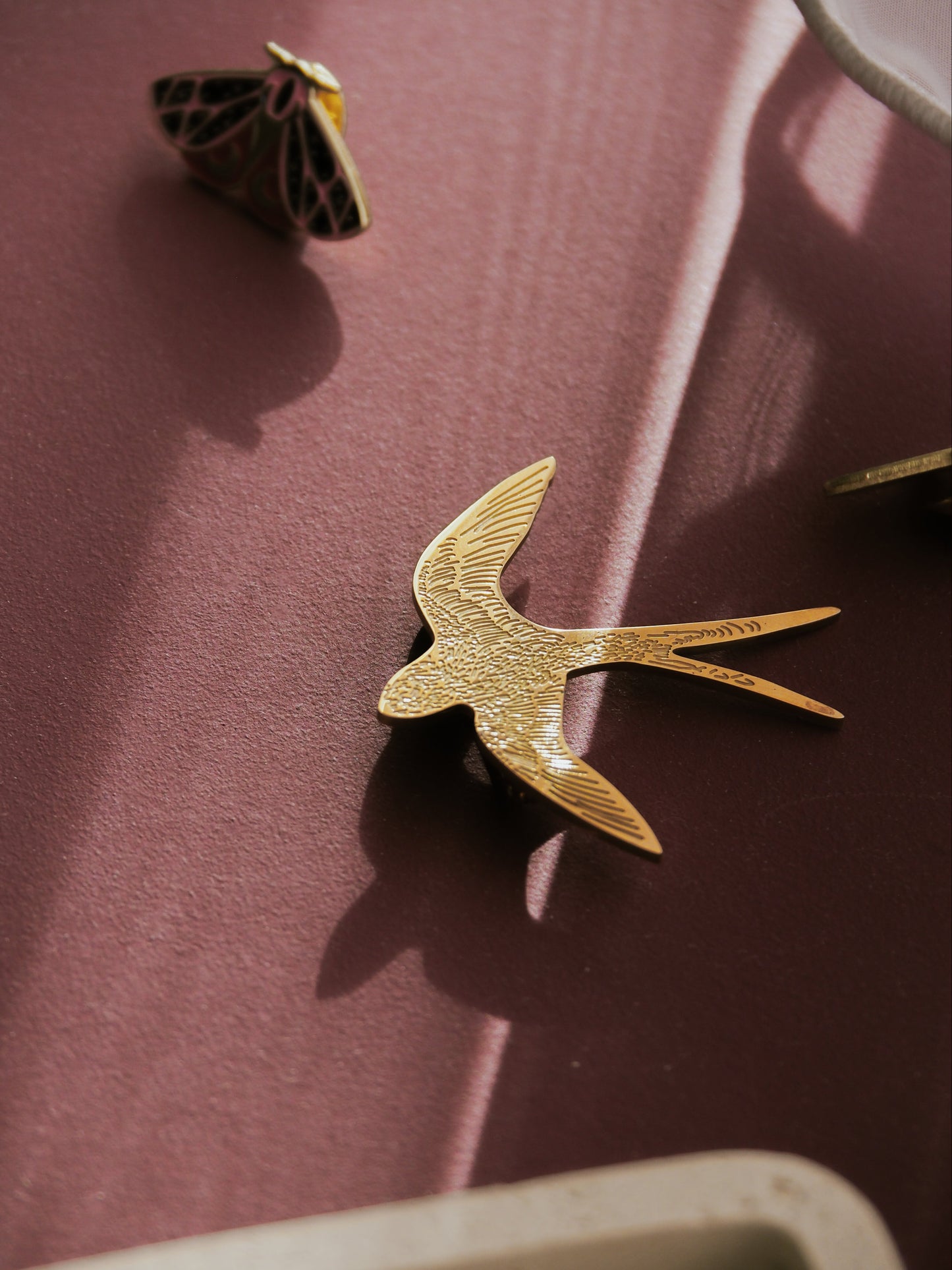 Broche Golden Swallow