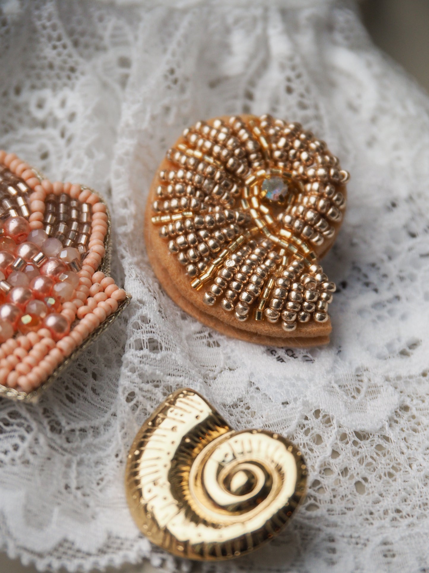 Broche Golden Shell